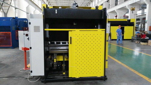 Armário de aço/perfuração em forma de caixa da seção do comprimento da máquina 2000mm do freio da imprensa do CNC