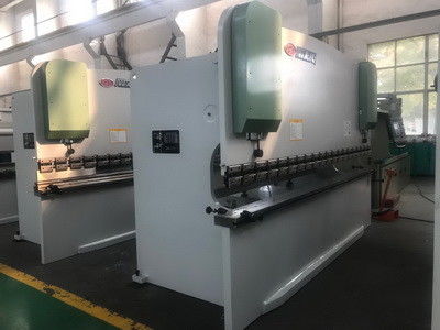 A máquina de alumínio do freio da imprensa da folha da fábrica 5mm do freio da imprensa de China personalizou