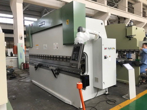 Fábrica 130 Ton Mechanical Press Machine For do freio da imprensa do CNC que forma a folha de metal
