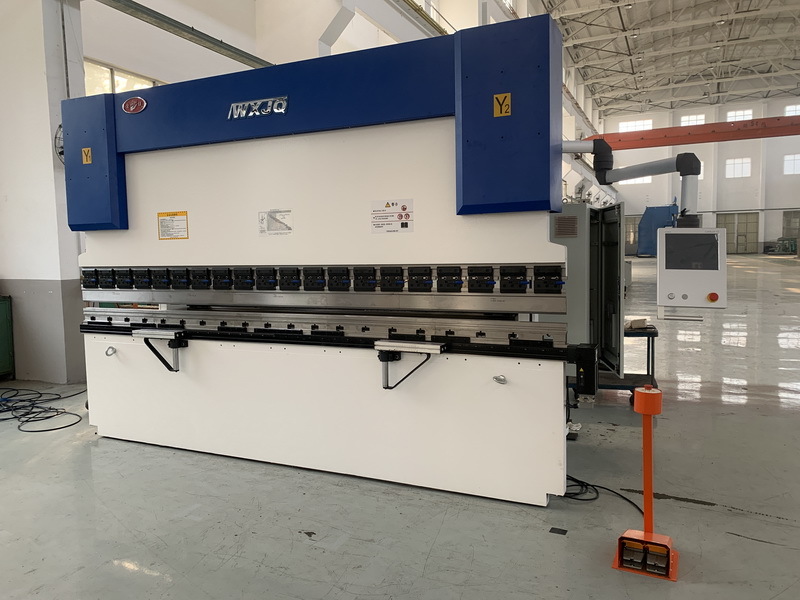 Últimos blogs da empresa sobre COMO a Repetibilidade e Eficiência na prensa dobradeira CNC 130T