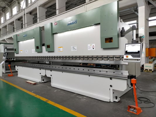 comprar Freio de prensagem hidráulica CNC com 200 mm de curso máximo, potência do motor de 5,5 kW a 55 kW e tensão de trabalho de 380 V / 50 Hz para fabricação de metais online manufacture