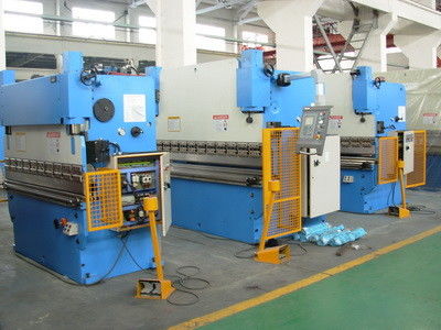 comprar Prensa Dobradeira para Chapas Metálicas com Capacidade de Carga de 7000KG e Sistema de Controle PLC para Dobra de Precisão, Dimensões 5000*2500*3000mm online manufacture