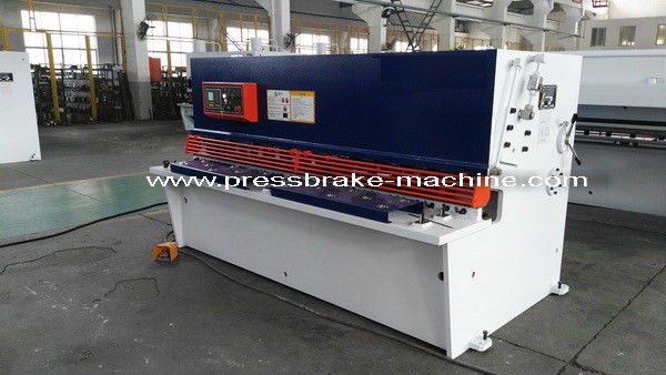 Máquina de corte hidráulica do CNC do aço/tesoura hidráulica da chapa metálica