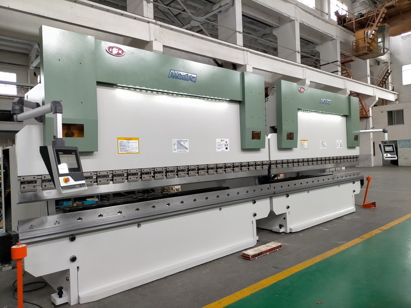 4000m Long CNC Tandem Press Brake Machine Tool Single V Bottom Die Bend 5mm Folha