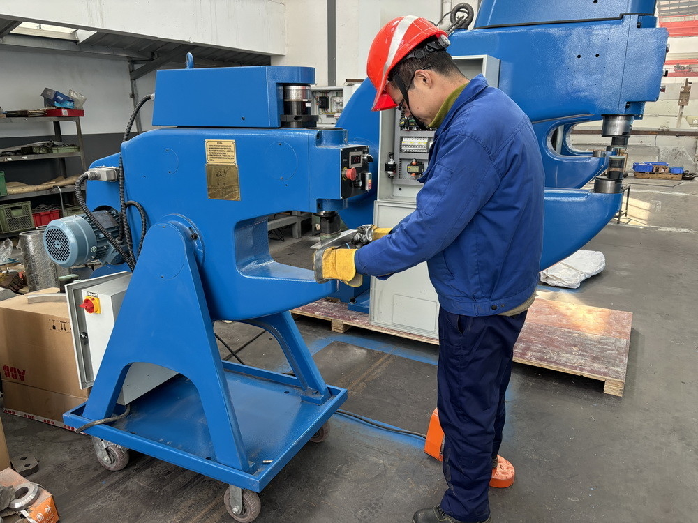 Kraftfomer eléctrico 350 Máquina de moldagem de folhas Potência martelo encolher estendedor