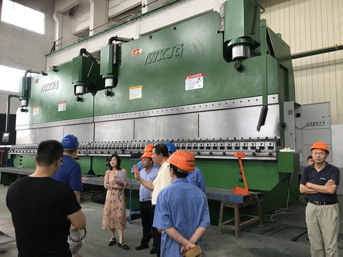 1200 toneladas LVD CNC Tandem Press Brake Machine 100- 3000 toneladas comprimento da mesa 2 - 12m