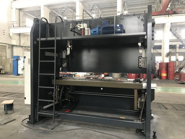 A elevada precisão do freio de imprensa mecânica/4 rola a máquina de dobra da placa
