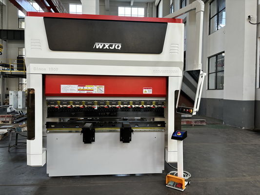 Nova Dobradeira CNC Servo Tipo 60T, mesa de trabalho com 2m de comprimento, dobra aço inoxidável de 2,5mm