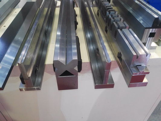 Dois V Bottom Die Press Hidráulico Ferramentas de travagem 42CrMo Tratamento térmico HB300-350